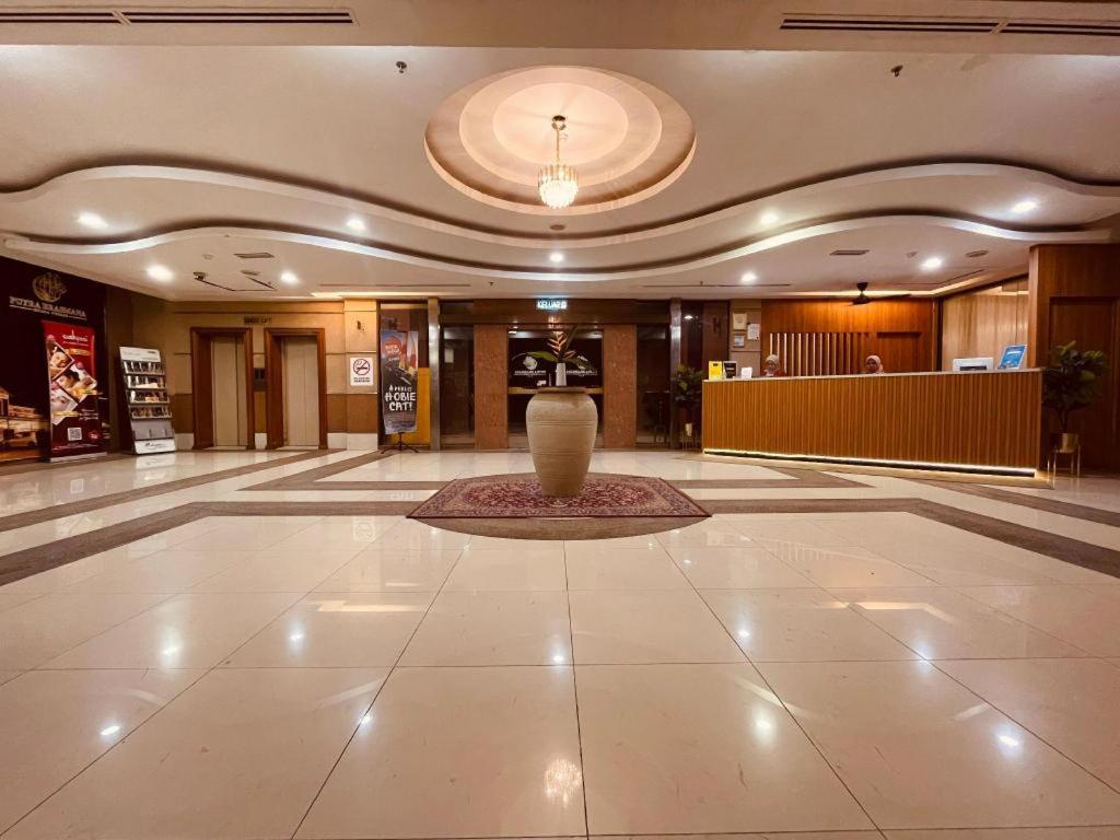 Putra Brasmana Hotel Куала-Перліс Екстер'єр фото