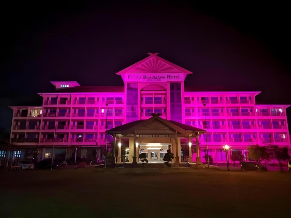 Putra Brasmana Hotel Куала-Перліс Екстер'єр фото