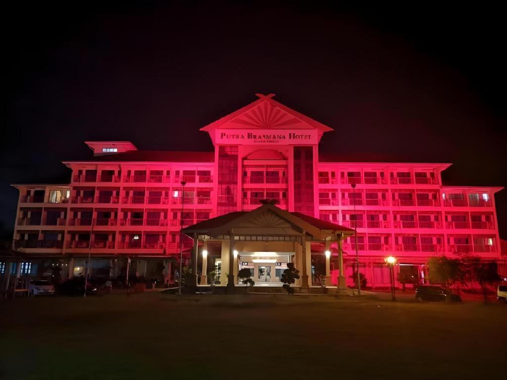 Putra Brasmana Hotel Куала-Перліс Екстер'єр фото